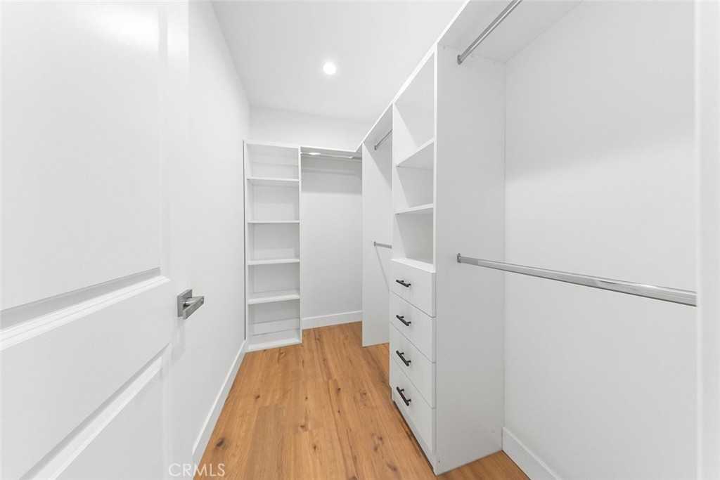 14727 Leadwell St #14727 - Photo 7 of 12