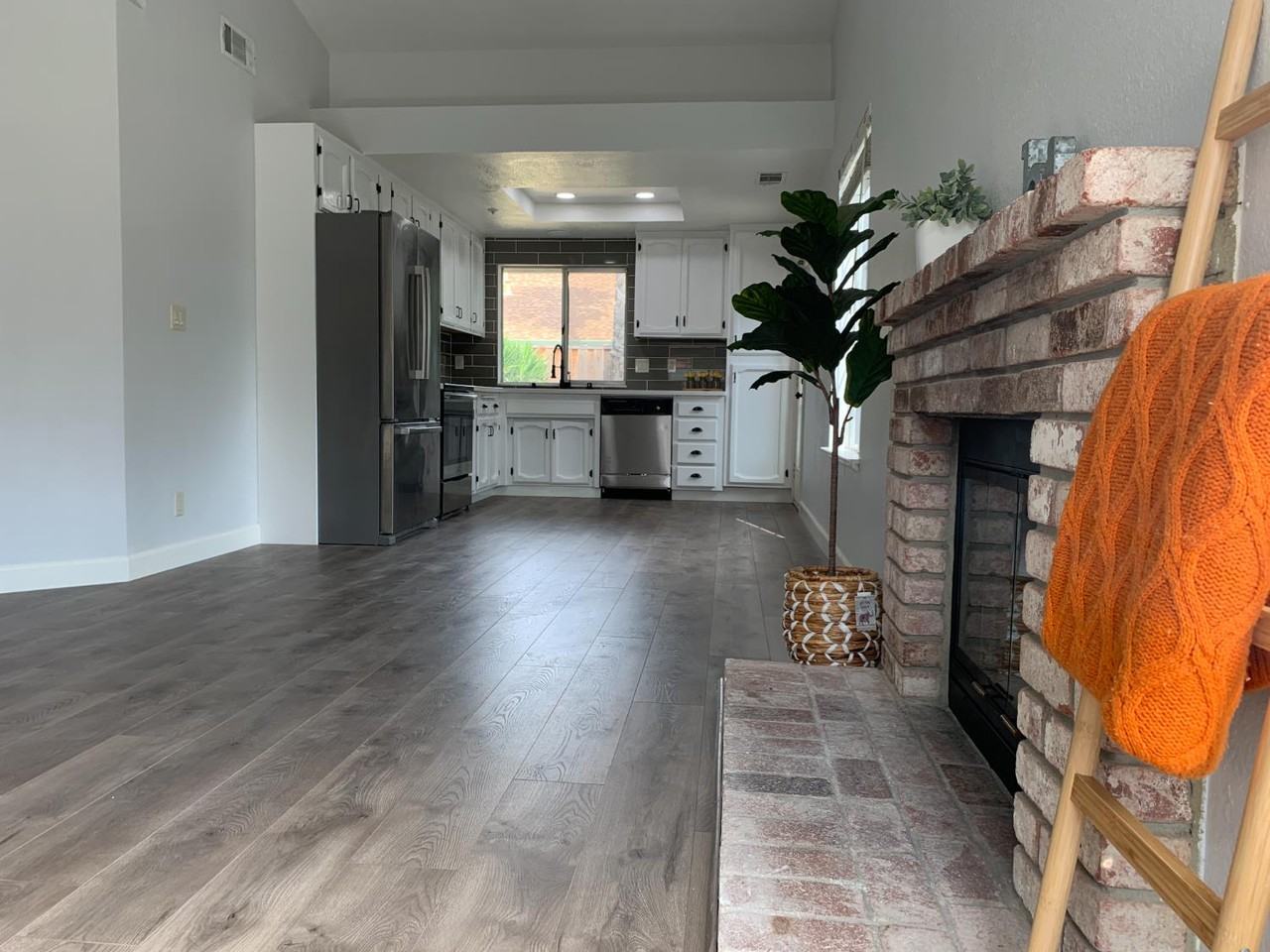 593 Andrea Cir #593 - Photo 6 of 23