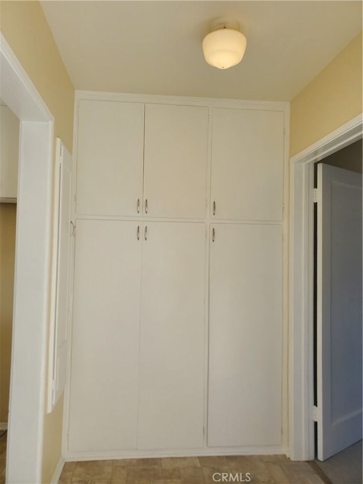 544 Laurel Ave #544 - Photo 3 of 15