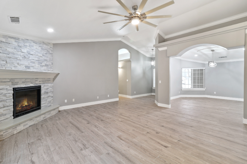 3451 Woodbury Dr - Photo 4 of 31