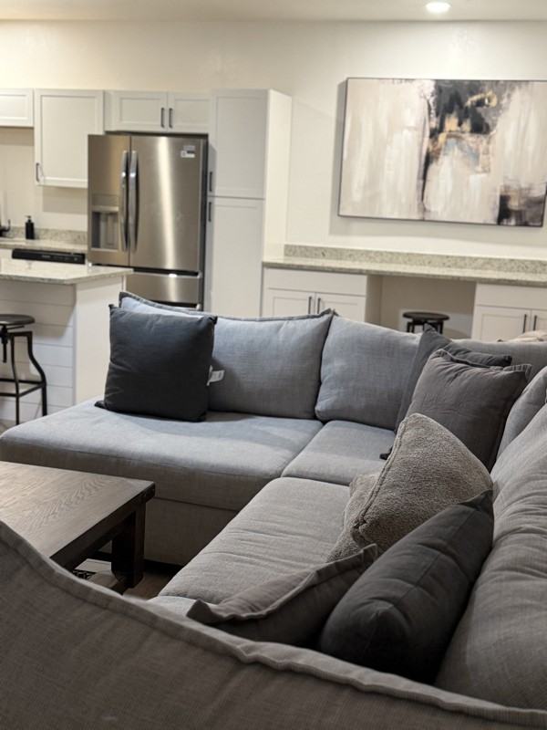 908 Texas Ave #B - Photo 4 of 11