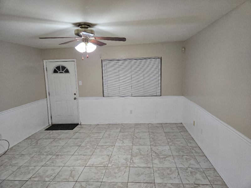 428 Holy Cross Pl - Photo 2 of 16