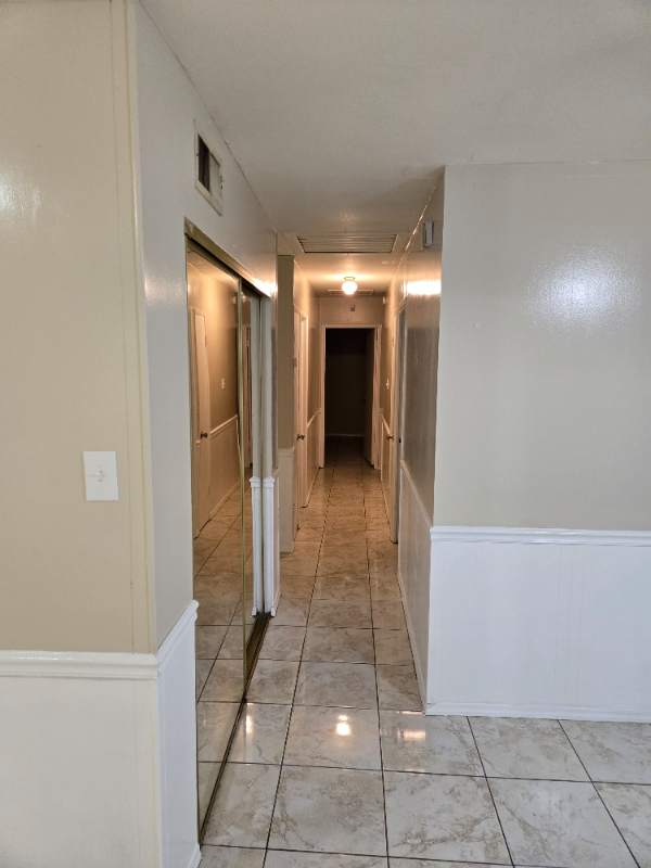 428 Holy Cross Pl - Photo 4 of 16