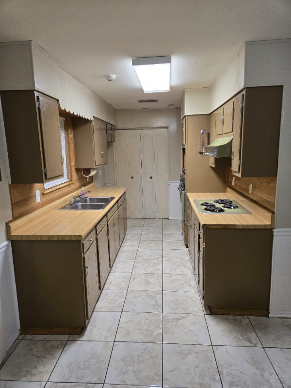 428 Holy Cross Pl - Photo 6 of 16