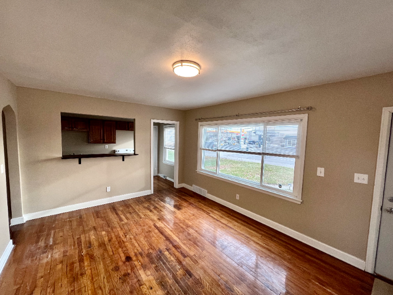 908 State St #908 - Photo 4 of 9