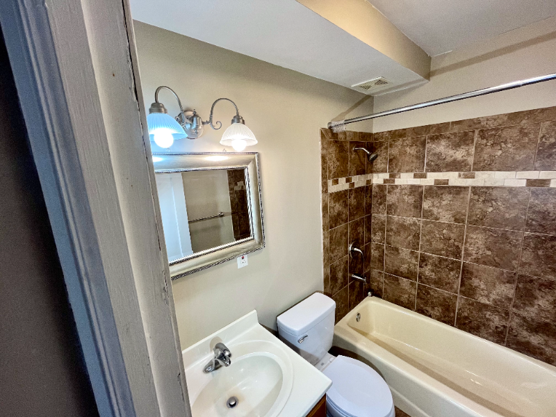 908 State St #908 - Photo 5 of 9