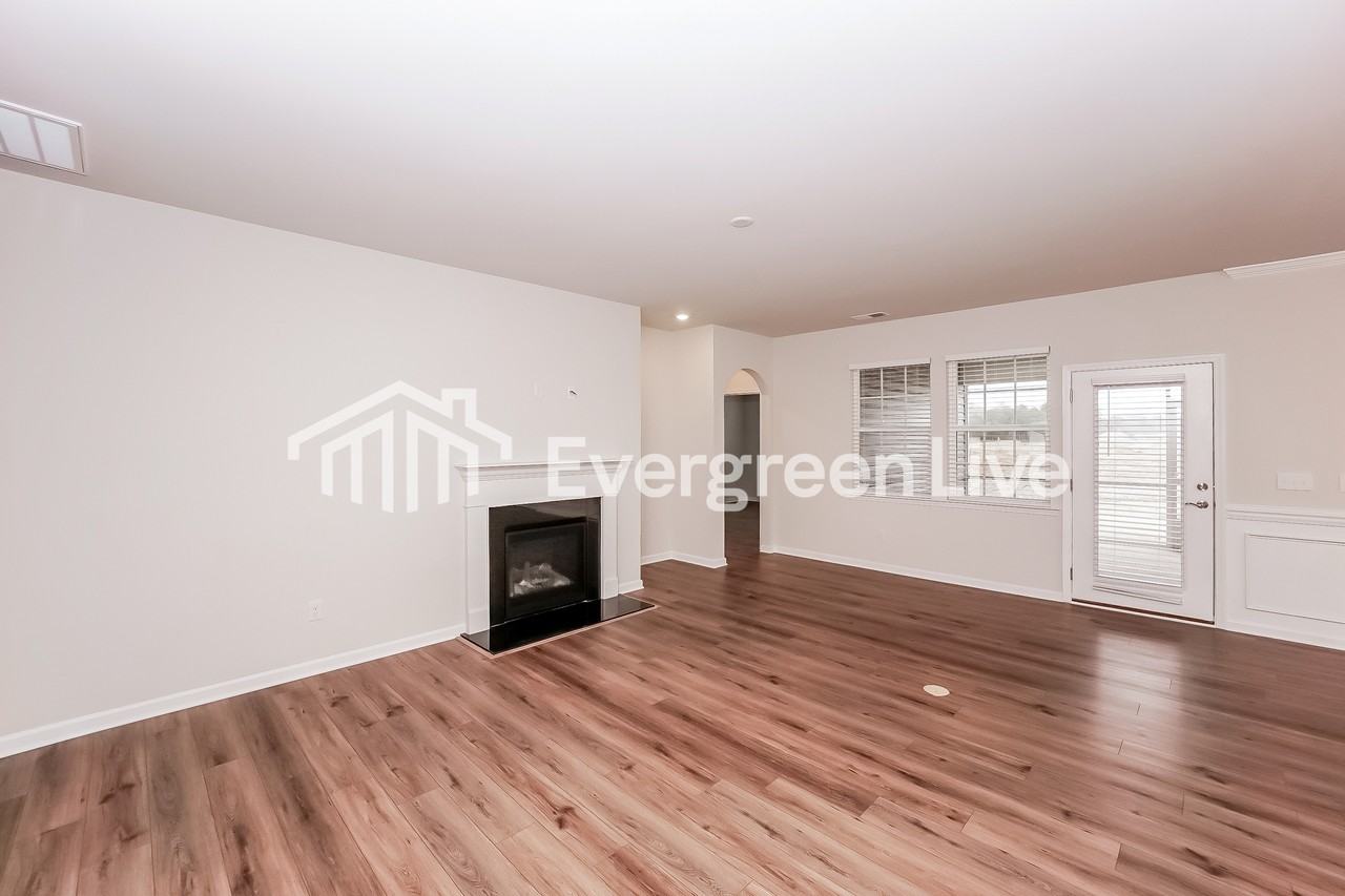 6496 Fairfax Ct - Photo 4 of 15