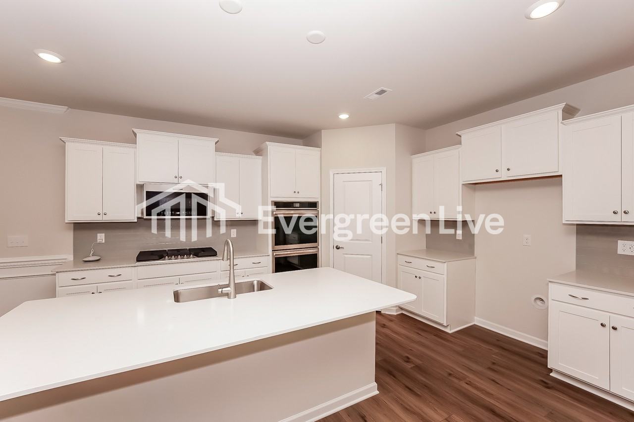 6496 Fairfax Ct - Photo 7 of 15