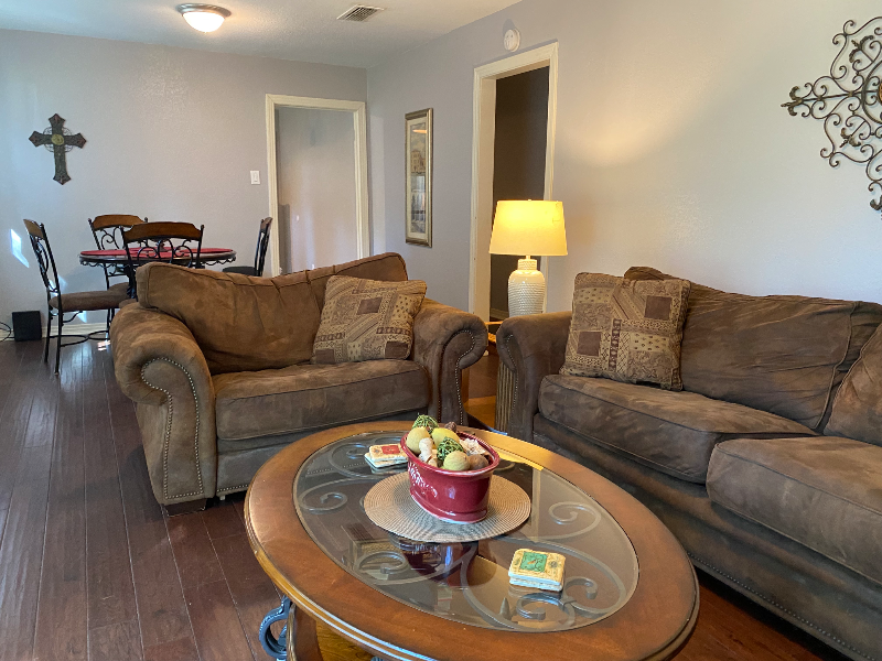 601 Turner St - Photo 7 of 17