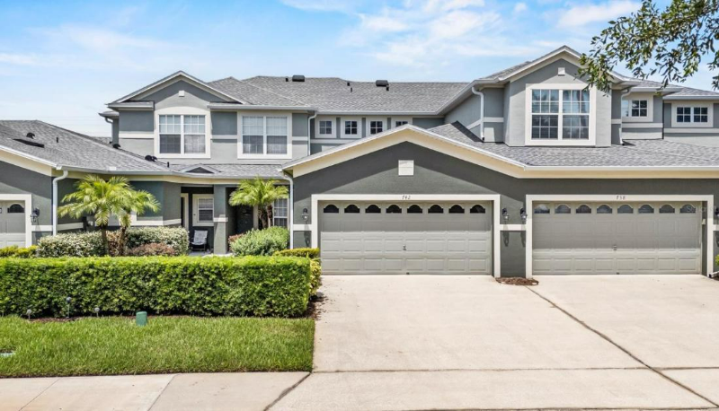 742 Featherstone Ln - Photo 2 of 20