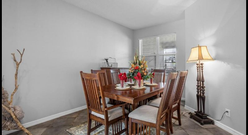 742 Featherstone Ln - Photo 4 of 20