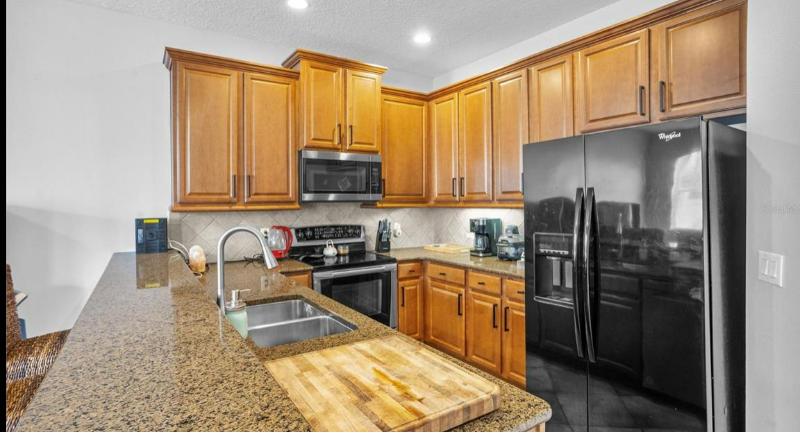 742 Featherstone Ln - Photo 6 of 20