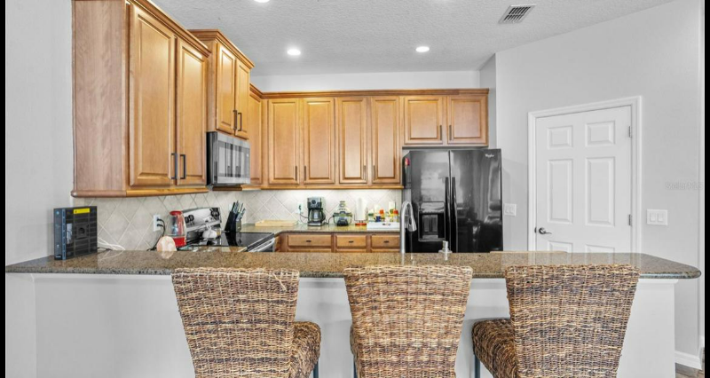 742 Featherstone Ln - Photo 7 of 20