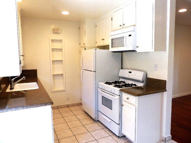 4021 S Centinela Ave #4021