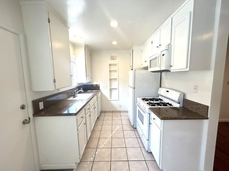 4021 S Centinela Ave #4021 - Photo 2 of 20