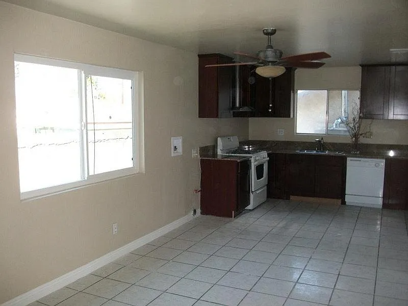 26001 Juanita St - Photo 2 of 15