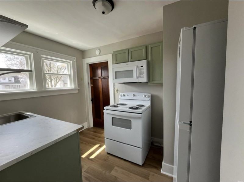 211 S Liberty St #C - Photo 4 of 10