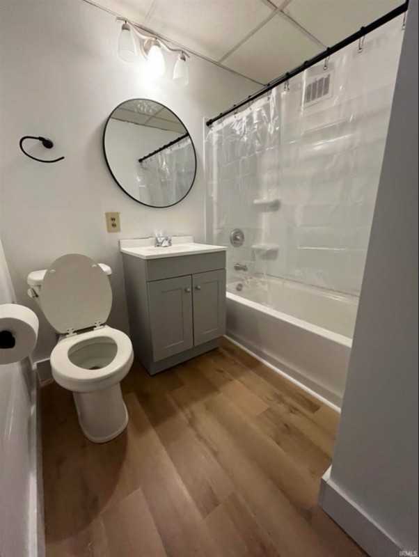 211 S Liberty St #C - Photo 5 of 10