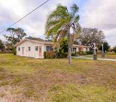 featured image of 2301 Juanita Ave #1