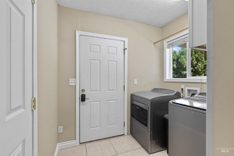 2047 10th Ave - Photo 5 of 13