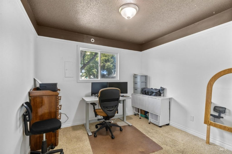 2047 10th Ave - Photo 7 of 13