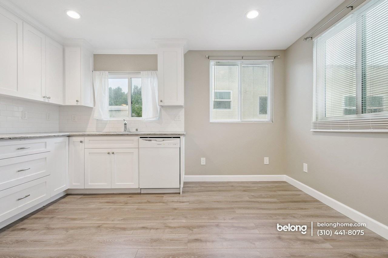 747 W Oliver St - Photo 5 of 16