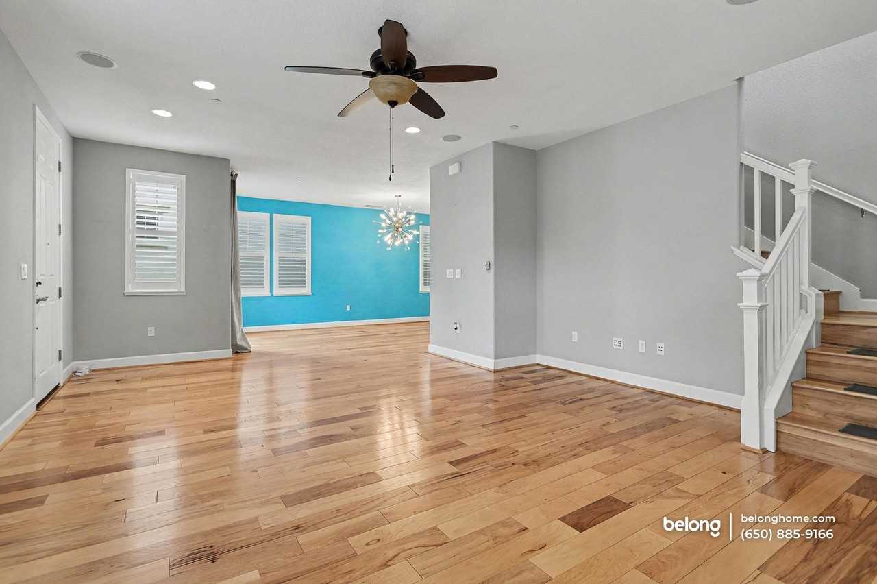 568 Selby Ln - Photo 6 of 26