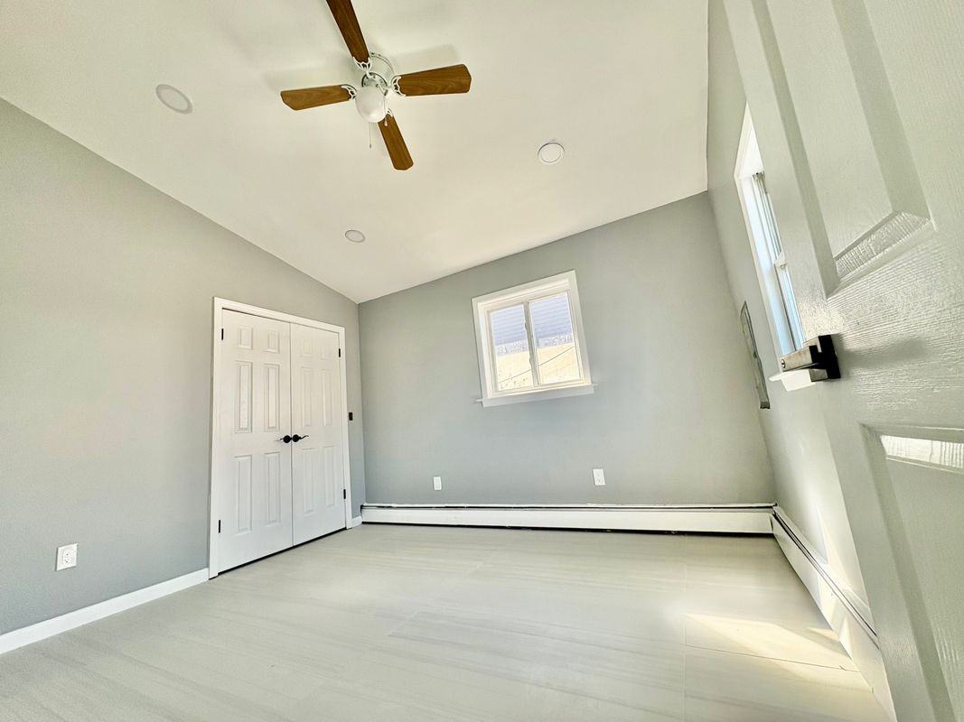 1712 Binnacle Rd - Photo 5 of 7