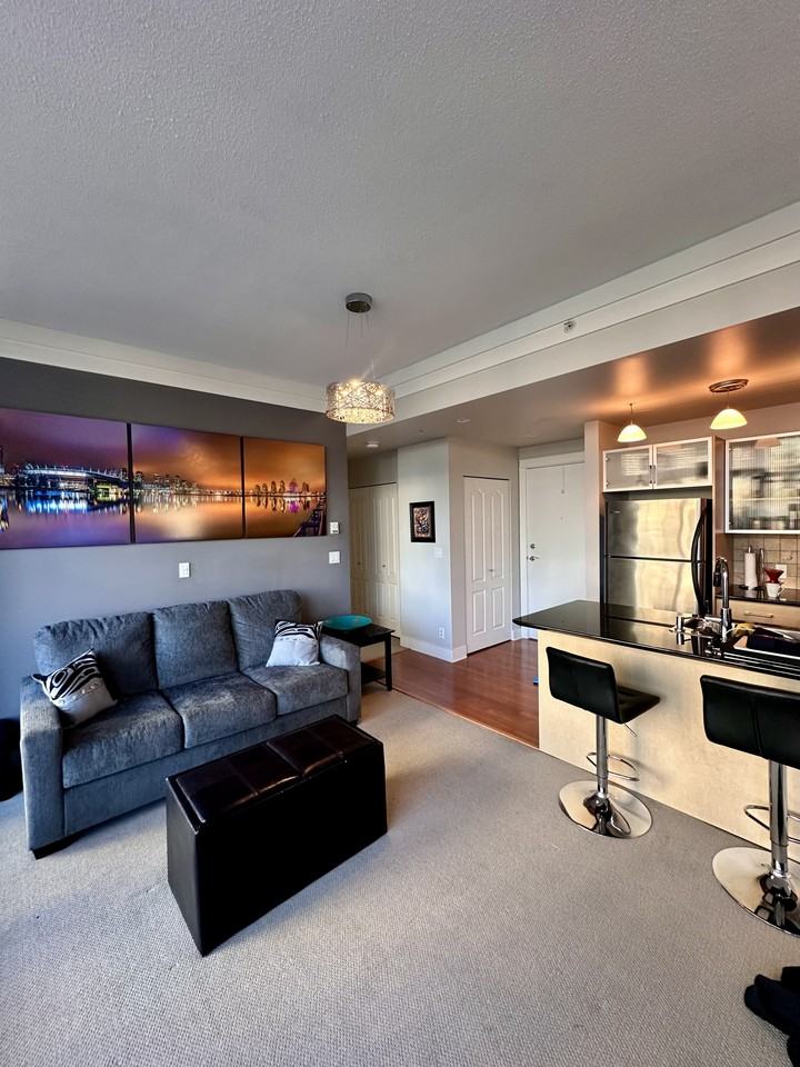 845 Yates St #606 - Photo 5 of 13