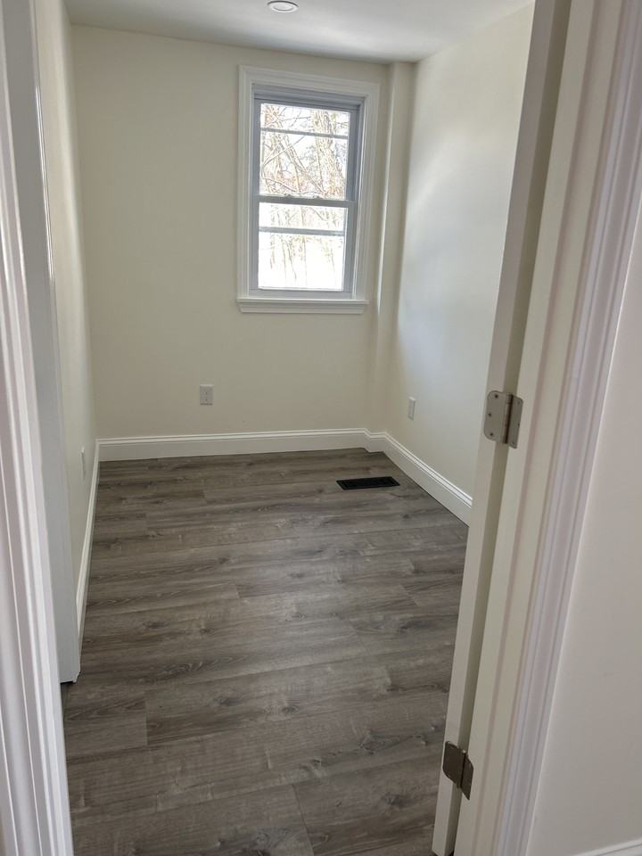 32 Revere Ct #NA - Photo 3 of 10