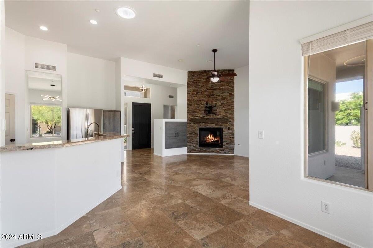 11318 E White Feather Ln - Photo 4 of 26