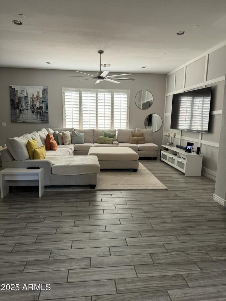 17591 W Dahlia Dr - Photo 7 of 35