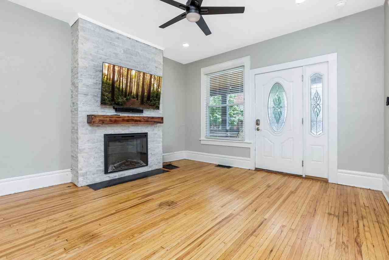 412 E Oakland Ave Unit 412 #412 - Photo 2 of 33