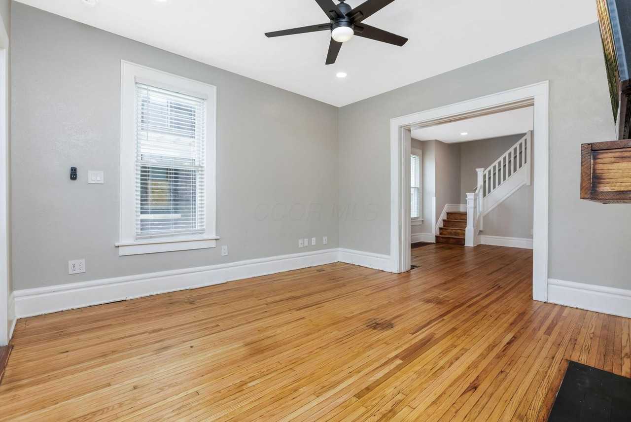 412 E Oakland Ave Unit 412 #412 - Photo 5 of 33