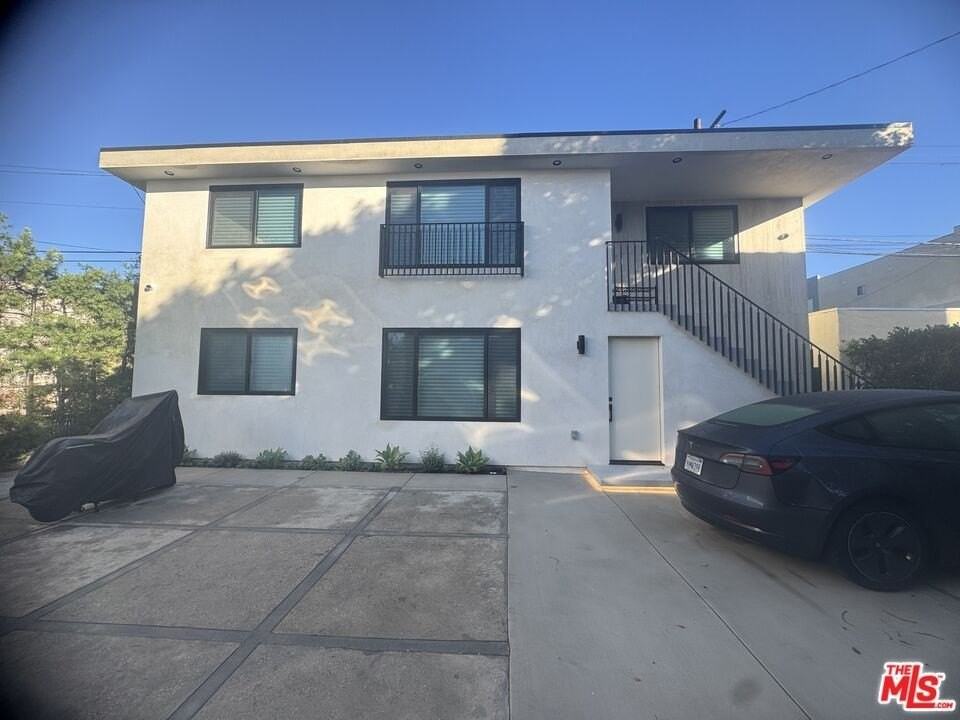 8261 3/4 W 4th St - Photo 2 of 19