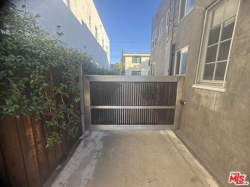 8261 3/4 W 4th St - Photo 4 of 19