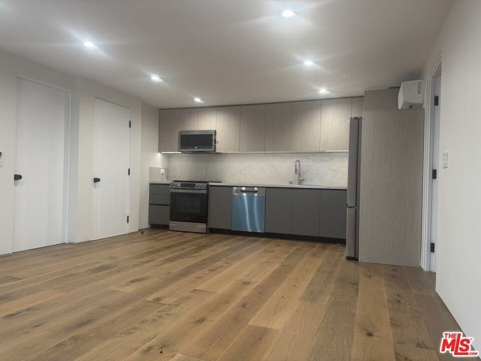 8261 3/4 W 4th St - Photo 6 of 19