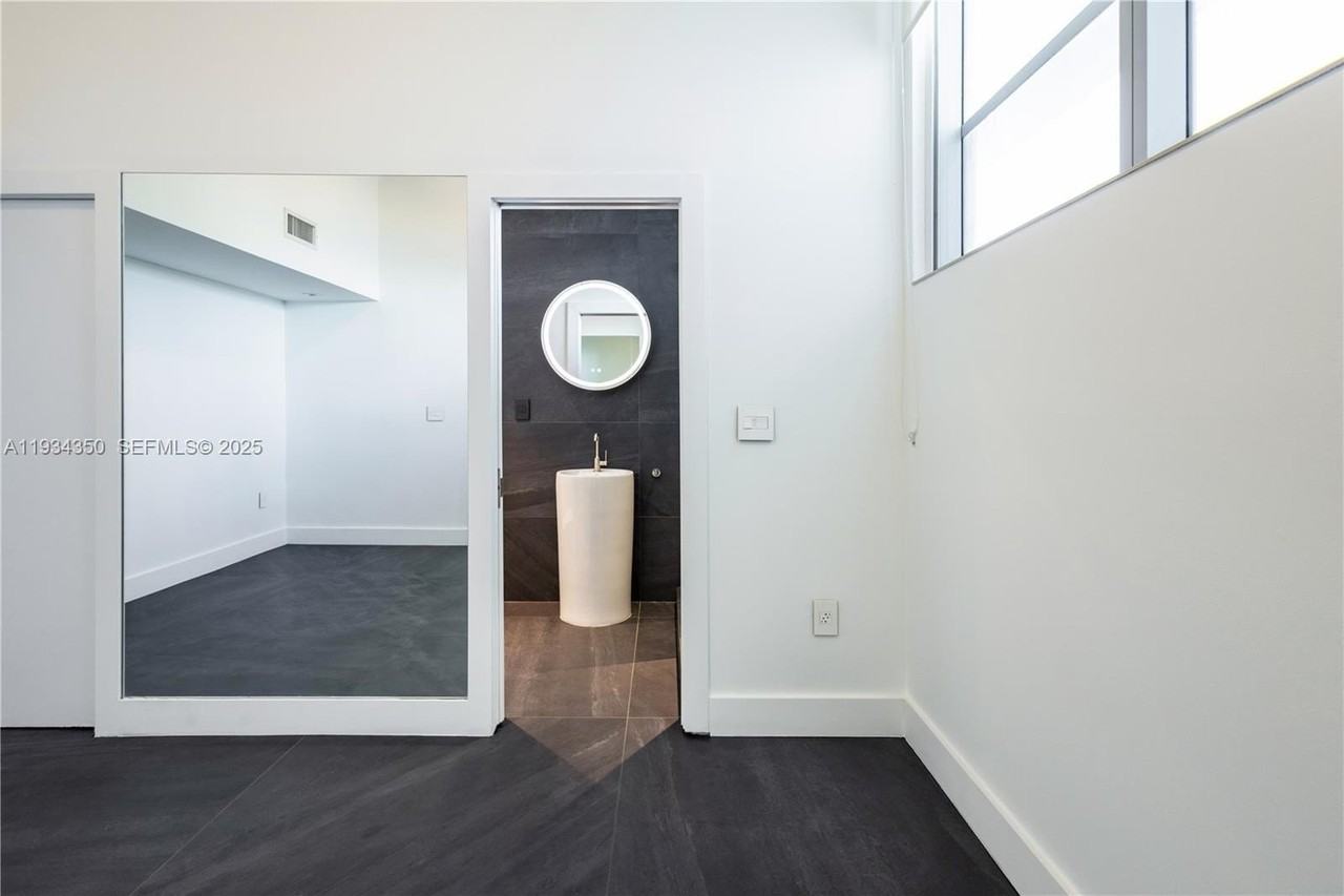 7934 West Dr 1401 - Photo 5 of 27