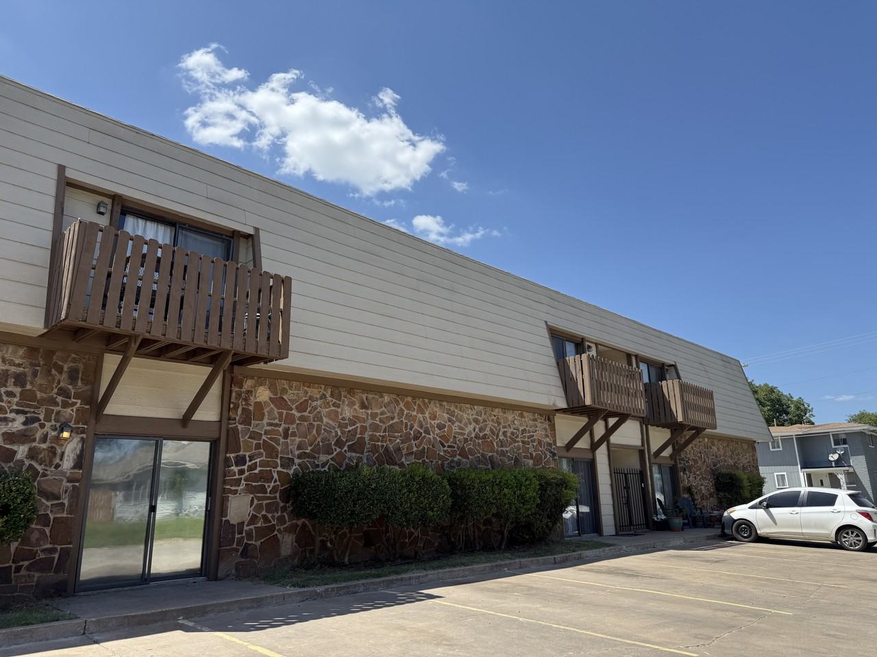 Jamestown Apartments 11 #1 - Photo 2 of 18