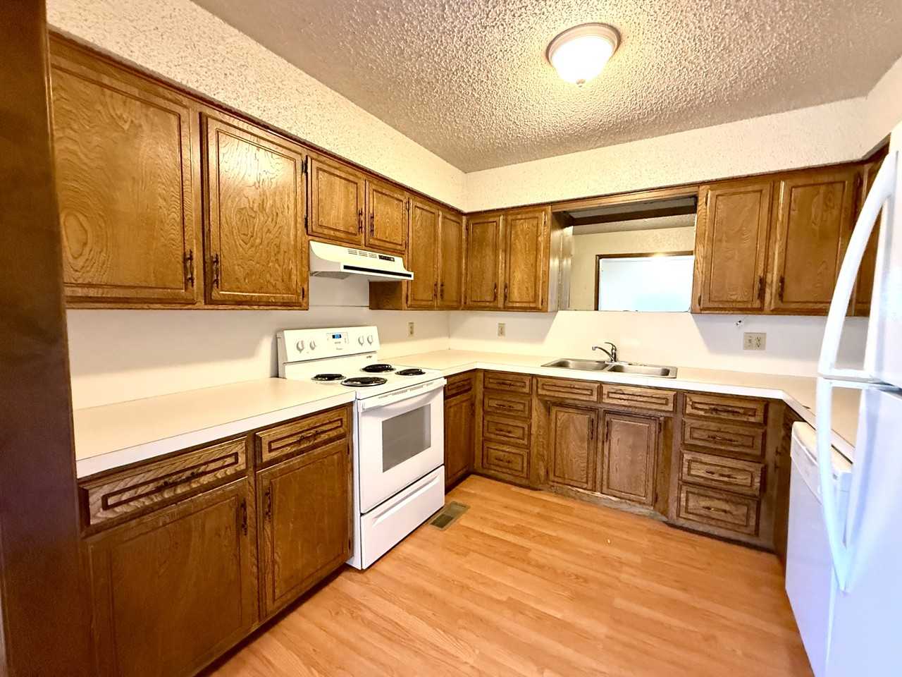 Jamestown Apartments 11 #1 - Photo 3 of 18