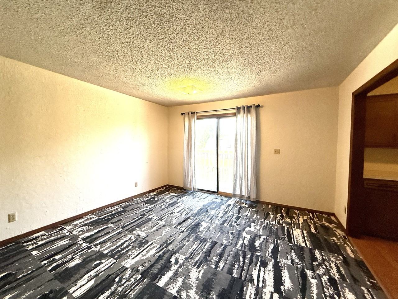 Jamestown Apartments 11 #1 - Photo 6 of 18