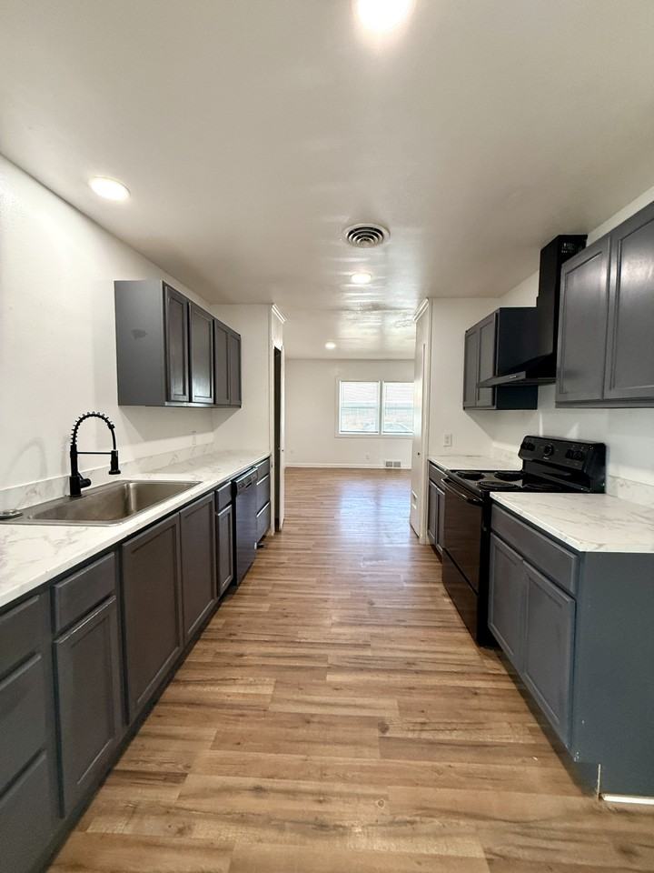 904 Davis St Nw #1 - Photo 6 of 31