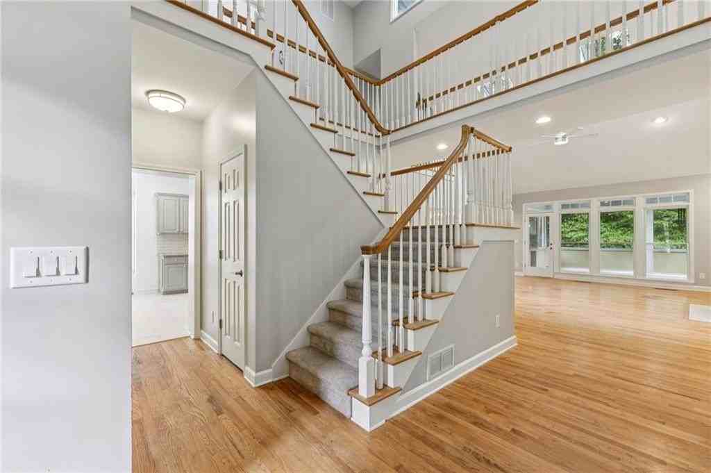 3740 Ashford Pt Ne - Photo 2 of 31