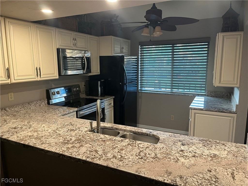 13094 Cross Creek Ct Apt 113 #113 - Photo 2 of 26