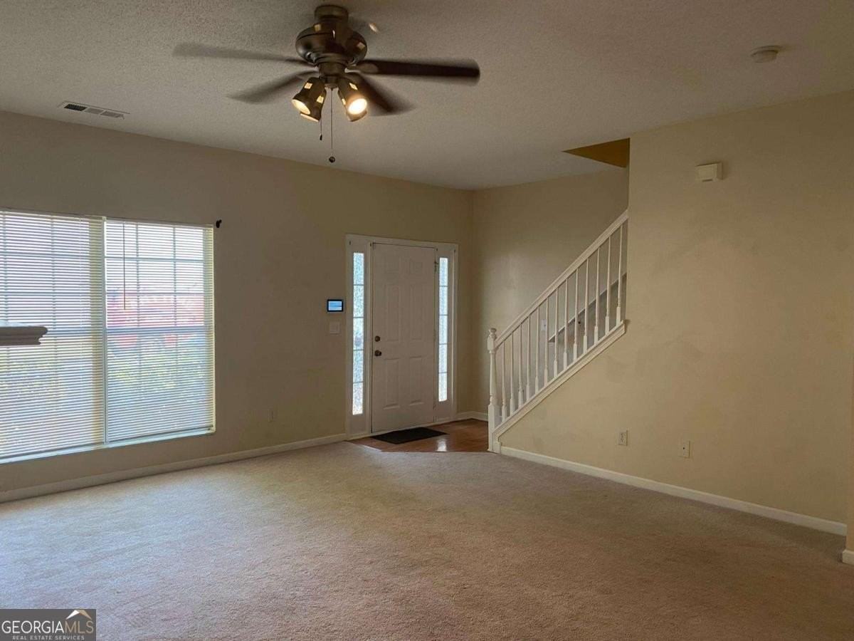 2858 Parkway Close - Photo 2 of 15