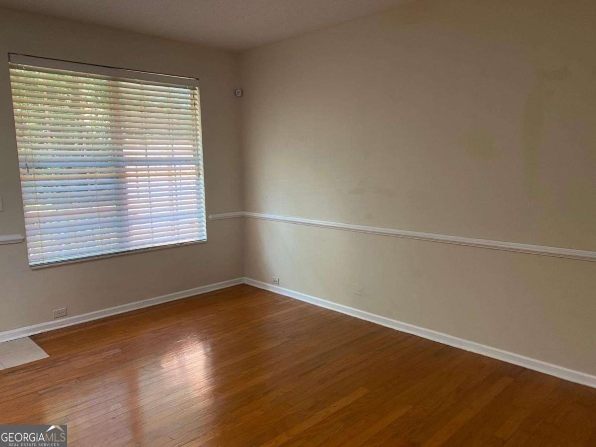 2858 Parkway Close - Photo 6 of 15