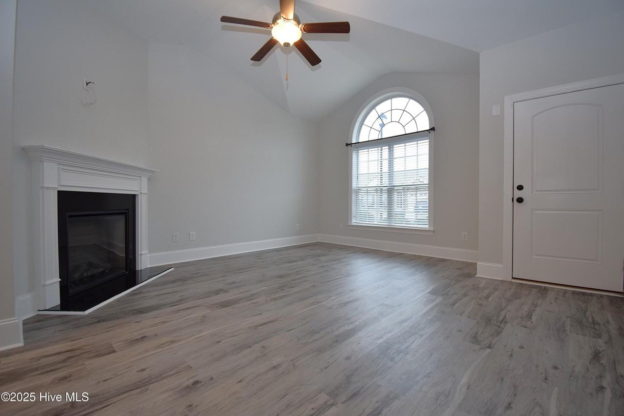 3503 Gaston Way Unit B #B - Photo 3 of 19