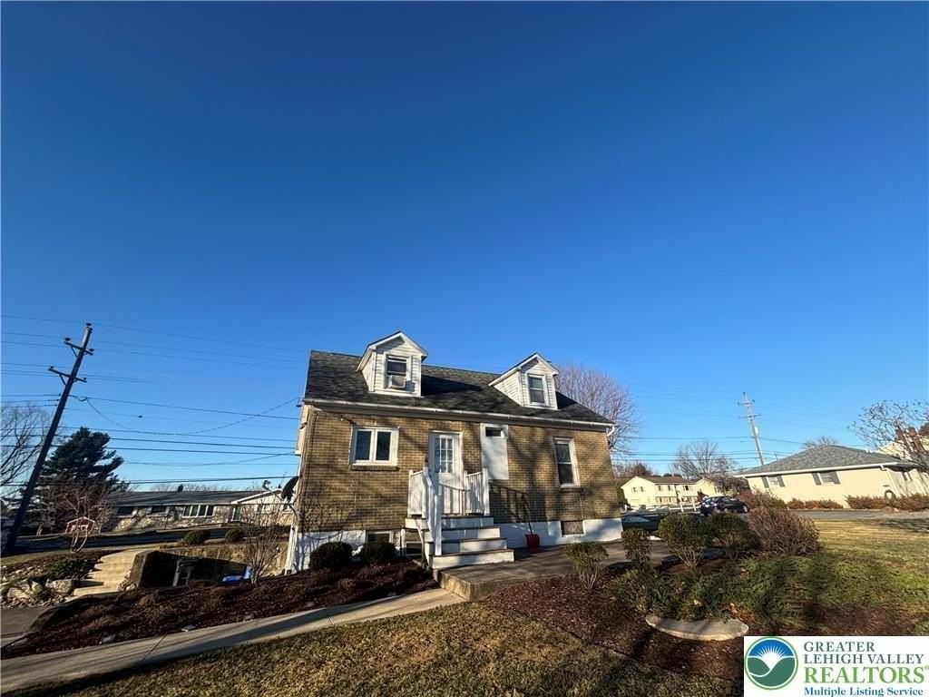 6450 Sullivan Trl - Photo 3 of 20