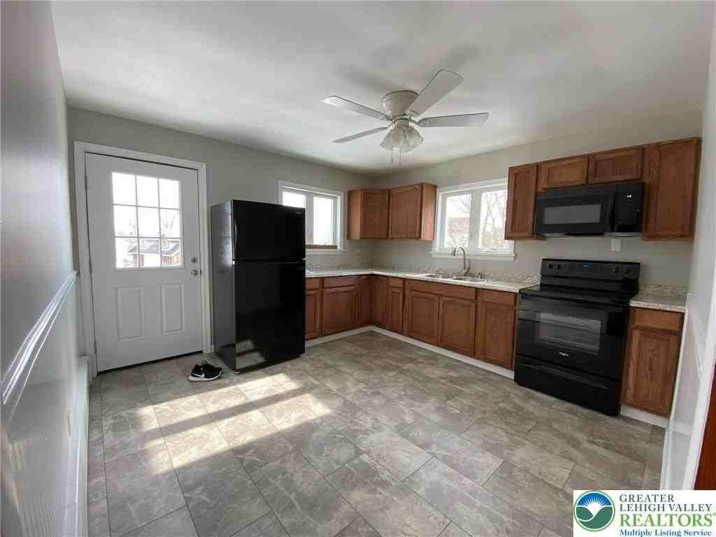 6450 Sullivan Trl - Photo 6 of 20