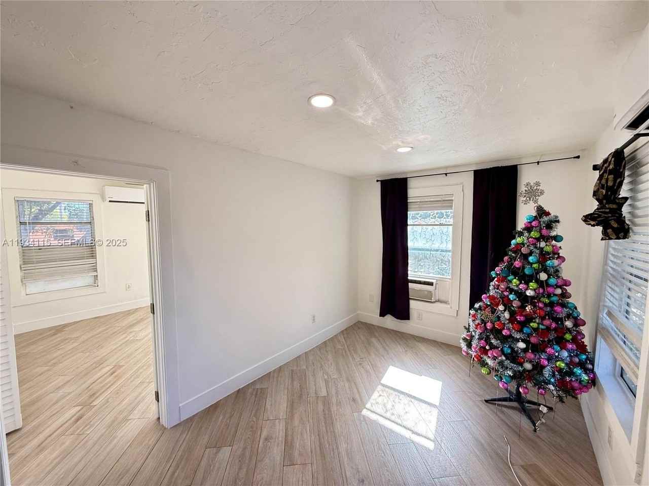 1029 Nw 28th St #2 - Photo 2 of 9